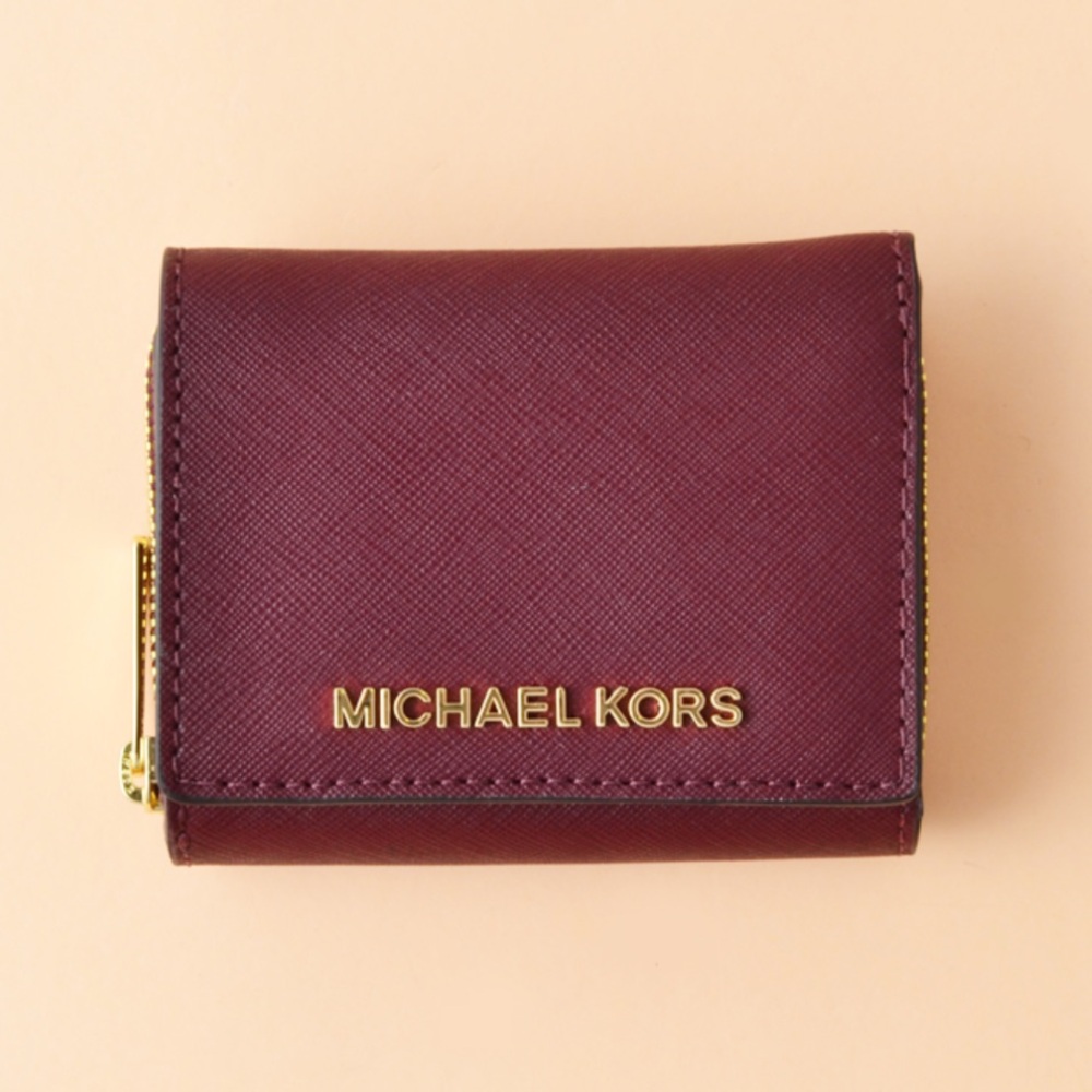 Michael Kors Jet Set Travel Small Multifunction Zip Around Merlot